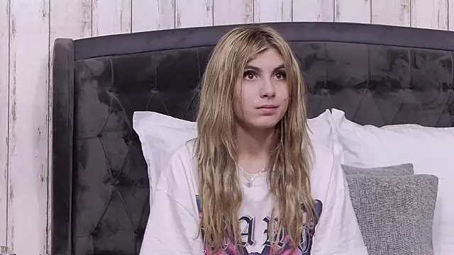 AnisiaConnor online show from September 15, 2025, 10:15 am