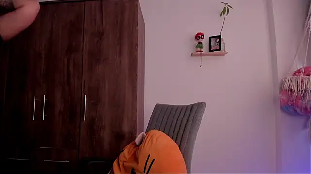 Vioolletta online show from March 16, 2026, 4:54 pm