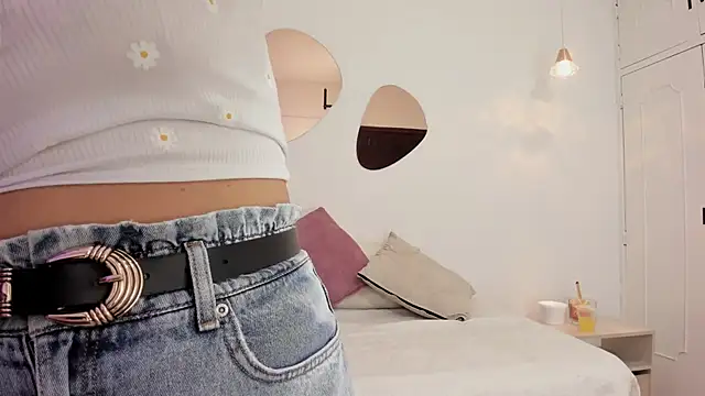 Vioolletta online show from October 7, 2025, 6:53 pm