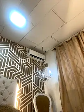 SashaDurante online show from November 27, 2025, 7:25 pm