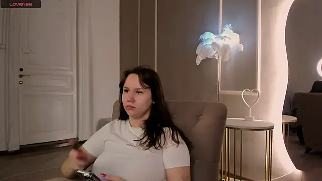 Snapshot of Alisia_Mars chatting on September 27, 2025, 5:35 am Alisia Mars online show from September 27, 2025, 5:35 am