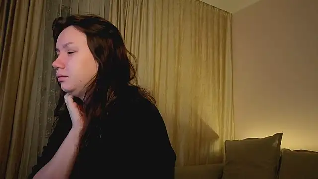 Snapshot of Alisia_Mars chatting on November 14, 2025, 4:27 am Alisia Mars online show from November 14, 2025, 4:27 am