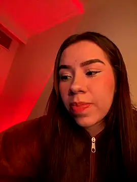 Snapshot of Im_Valen_Cute chatting on November 21, 2025, 2:21 am Im Valen Cute online show from November 21, 2025, 2:21 am