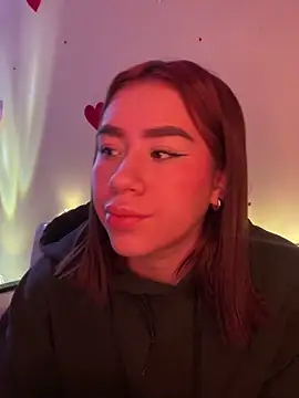 Snapshot of Im_Valen_Cute chatting on March 21, 2025, 10:17 pm Im Valen Cute online show from March 21, 2025, 10:17 pm