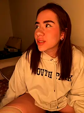 Snapshot of Im_Valen_Cute chatting on October 15, 2025, 2:21 am Im Valen Cute online show from October 15, 2025, 2:21 am