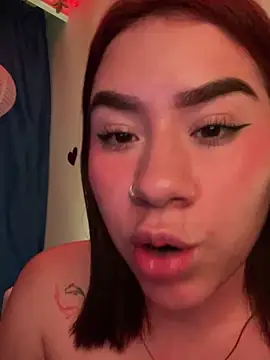 Snapshot of Im_Valen_Cute chatting on March 15, 2025, 12:47 am Im Valen Cute online show from March 15, 2025, 12:47 am