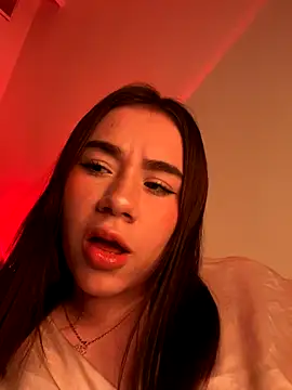 Snapshot of Im_Valen_Cute chatting on October 29, 2025, 5:28 am Im Valen Cute online show from October 29, 2025, 5:28 am