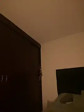 Snapshot of Im_Valen_Cute chatting on February 27, 2025, 11:37 pm Im Valen Cute online show from February 27, 2025, 11:37 pm