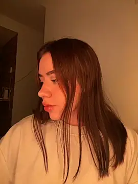 Snapshot of Im_Valen_Cute chatting on October 8, 2025, 2:24 am Im Valen Cute online show from October 8, 2025, 2:24 am