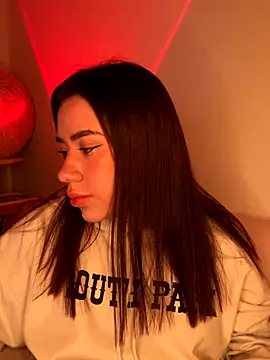 Snapshot of Im_Valen_Cute chatting on December 2, 2025, 4:14 am Im Valen Cute online show from December 2, 2025, 4:14 am