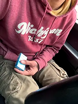 KBD85 online show from November 5, 2025, 12:52 pm