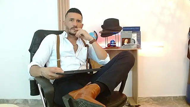 Reiko 85  online show from November 22, 2025, 7:57 pm