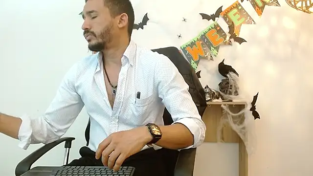 Reiko 85  online show from October 9, 2025, 7:14 pm