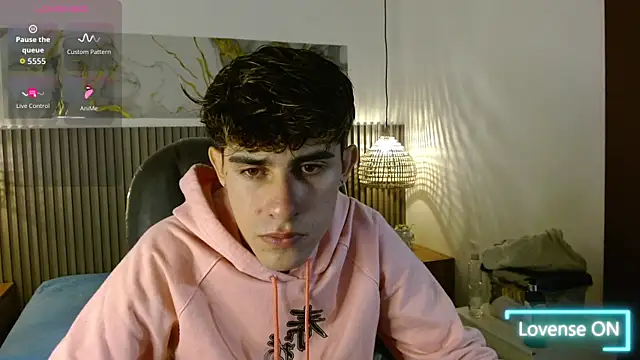 Dyla n18 online show from November 9, 2025, 7:29 pm