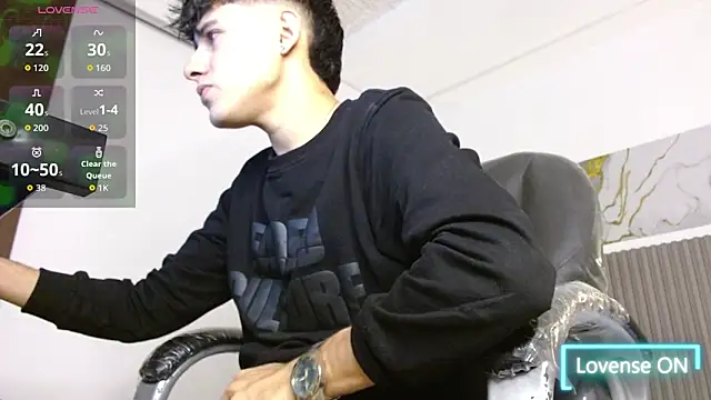 Snapshot of Dyla_n18 chatting on February 4, 2026, 7:53 pm Dyla n18 online show from February 4, 2026, 7:53 pm