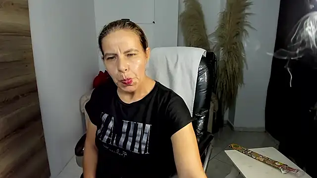 Milf karlye online show from April 7, 2026, 2:02 am