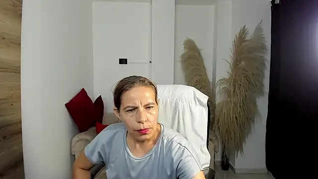 Milf karlye online show from March 17, 2026, 2:25 am