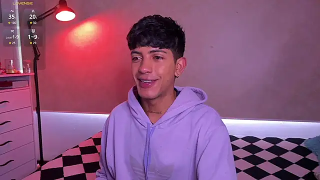 teobowny  online show from October 7, 2025, 12:39 pm