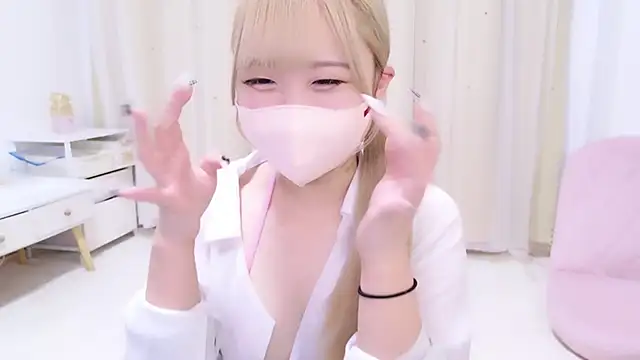 MAIKA pyon online show from March 9, 2025, 8:31 pm