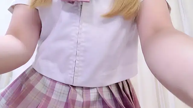 MAIKA pyon online show from March 22, 2025, 1:52 pm