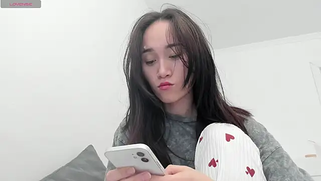 aenie online show from March 11, 2025, 8:19 am