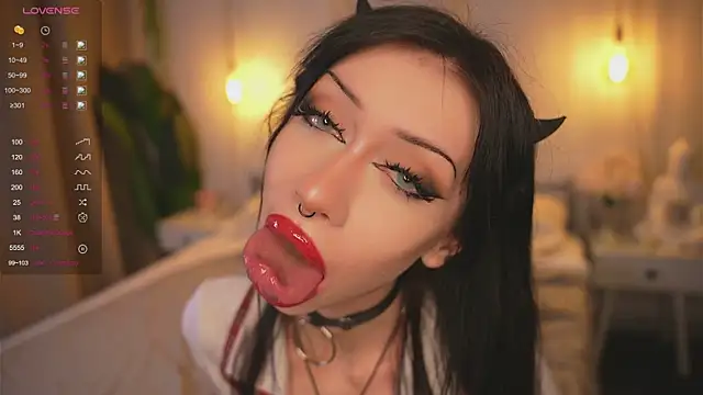 Devilsss toy online show from November 3, 2025, 4:21 pm