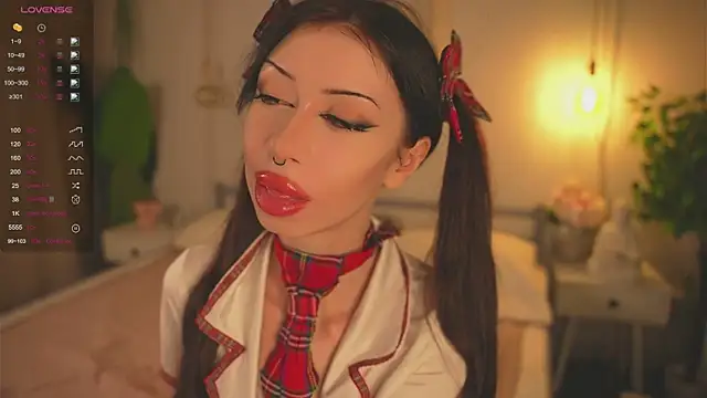 Devilsss toy online show from October 5, 2025, 3:58 pm