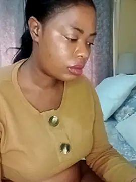 Luciouslips00 online show from November 24, 2025, 7:30 am