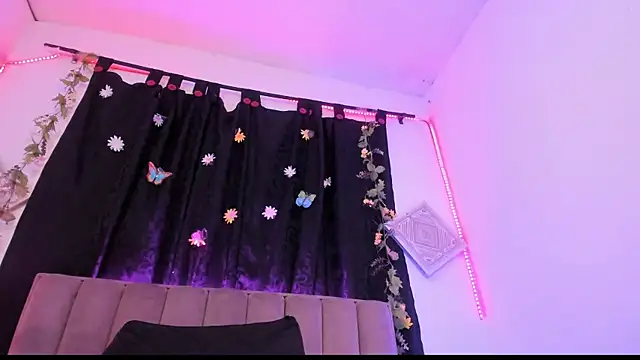 Snapshot of DeisyHarper chatting on October 13, 2025, 12:51 pm DeisyHarper online show from October 13, 2025, 12:51 pm