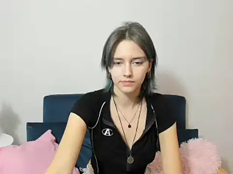 Snapshot of DevineNatalie chatting on December 10, 2024, 7:22 pm DevineNatalie online show from December 10, 2024, 7:22 pm