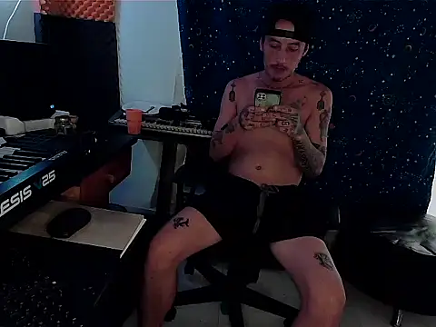 patrik tattoo  online show from March 12, 2025, 7:58 pm