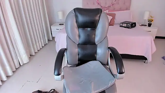 Kitty Pam online show from February 27, 2025, 6:35 am