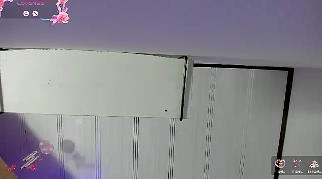 Snapshot of allison_alahia chatting on December 21, 2024, 1:32 pm allison alahia online show from December 21, 2024, 1:32 pm