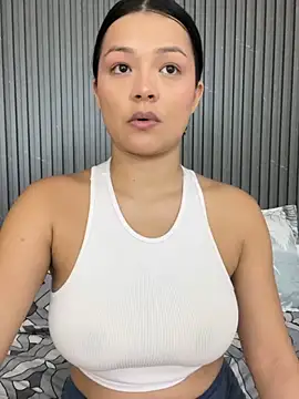 Lola sweeet18 online show from February 25, 2026, 10:48 am