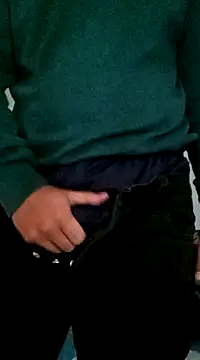 Snapshot of Dyr08 chatting on January 30, 2025, 4:13 pm Dyr08 online show from January 30, 2025, 4:13 pm