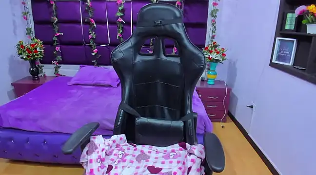 ChloeeTompson  online show from January 29, 2025, 1:37 am