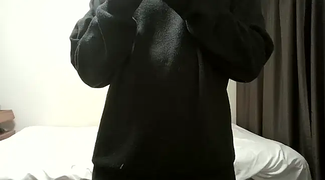 YU-KI00 online show from March 8, 2025, 12:41 pm