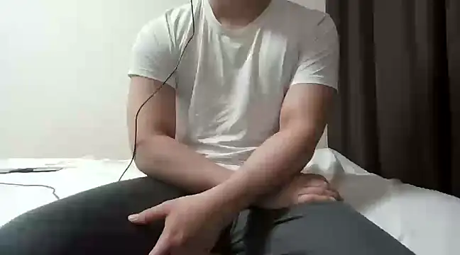 YU-KI00 online show from March 23, 2025, 3:32 am