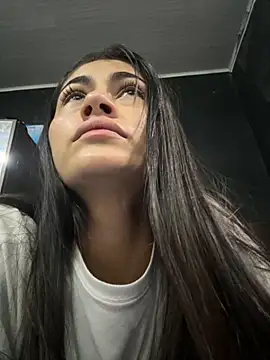 emilie xx  online show from September 20, 2025, 1:05 pm