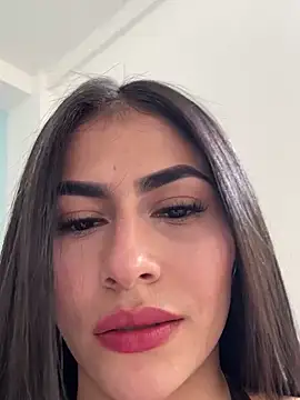 emilie xx  online show from April 4, 2026, 8:26 pm