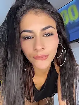 emilie xx  online show from May 10, 2026, 3:54 am