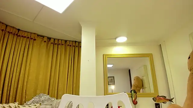 Charlottee Brown2 online show from November 16, 2025, 9:25 am