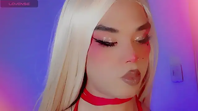 DanniLee  online show from November 29, 2025, 11:05 pm