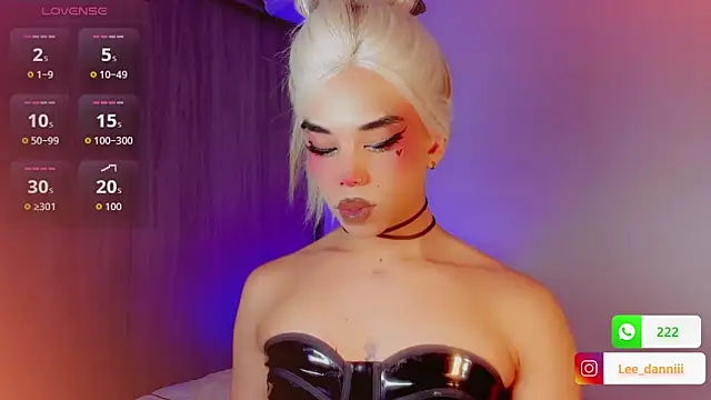 DanniLee  online show from February 12, 2026, 9:14 pm