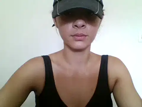 Snapshot of MalindaVip chatting on March 6, 2025, 3:02 pm MalindaVip online show from March 6, 2025, 3:02 pm