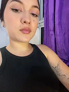Jonlis01 online show from June 16, 2026, 6:41 pm