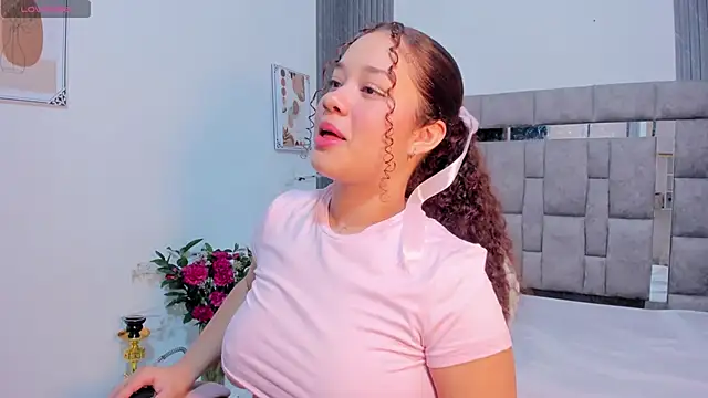 zulyjones online show from December 5, 2025, 12:37 pm