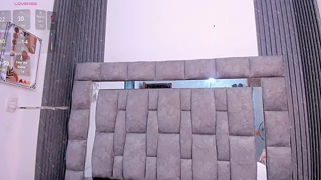 zulyjones online show from October 17, 2025, 12:29 pm