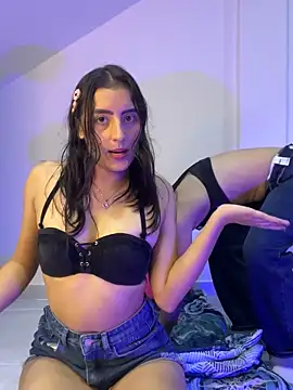 EmySofia online show from October 21, 2025, 2:33 am