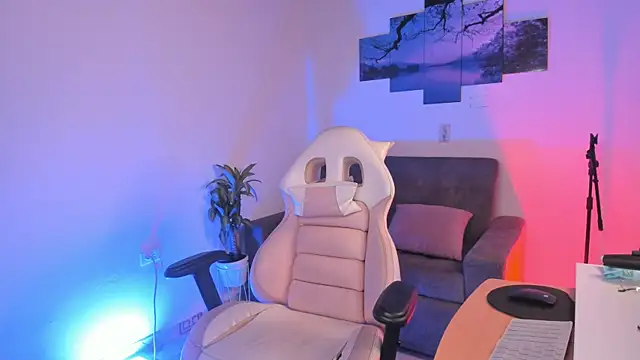 odelei online show from February 26, 2025, 7:34 am